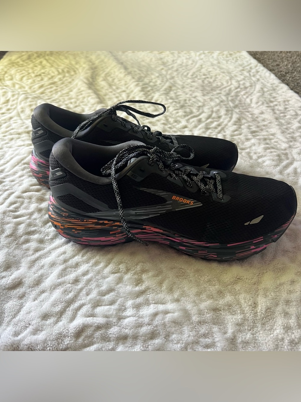SOLD Brooks Ghost 15 Women’s Black Phlox Oriole Running Shoes | Size 11 - Picture 3 of 8